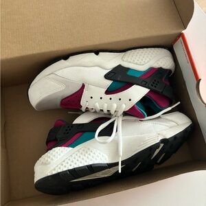 Nike Joyride Run FK women’s. Colour black/vivid-purple. Size 8 (US).